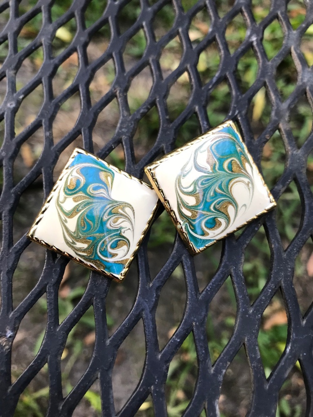 Vintage Gold-Tone Blue Cream Enamel Swirl Post Earrings Pierced 80s Statement